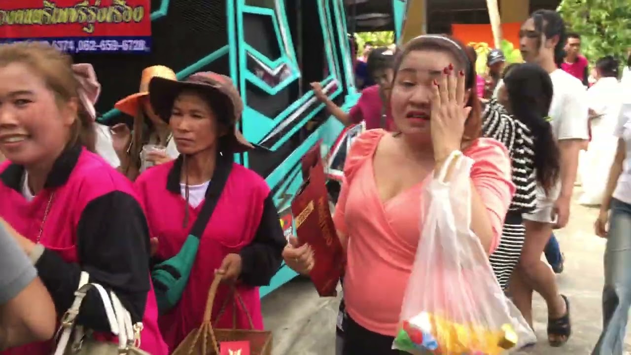 💕 เอิ้นอ้ายแน่เด้อ  วงดนตรีเพชรรุ่งเรือง ( วัดห้วยใคร้ บ้านตะเบอะ อ.เมือง) ☎️096-748-5374 เพชรบูรณ์