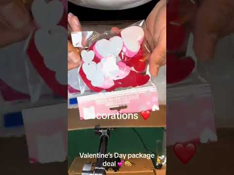 Should I Do Some Christmas Themed Canvases Shortsviral Shorts Artkee Art 