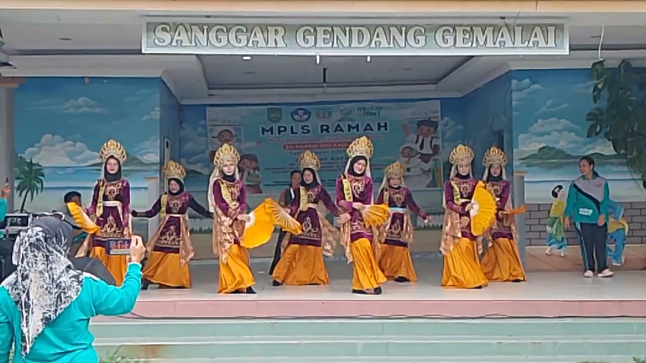 Tari nona Singapura... penutup MPLS SDN 010 Sagulung Batam...