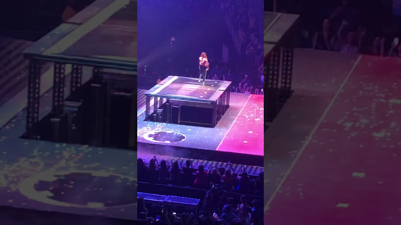 Tiffany in Newark, NJ. (NKOTB) YouTube
