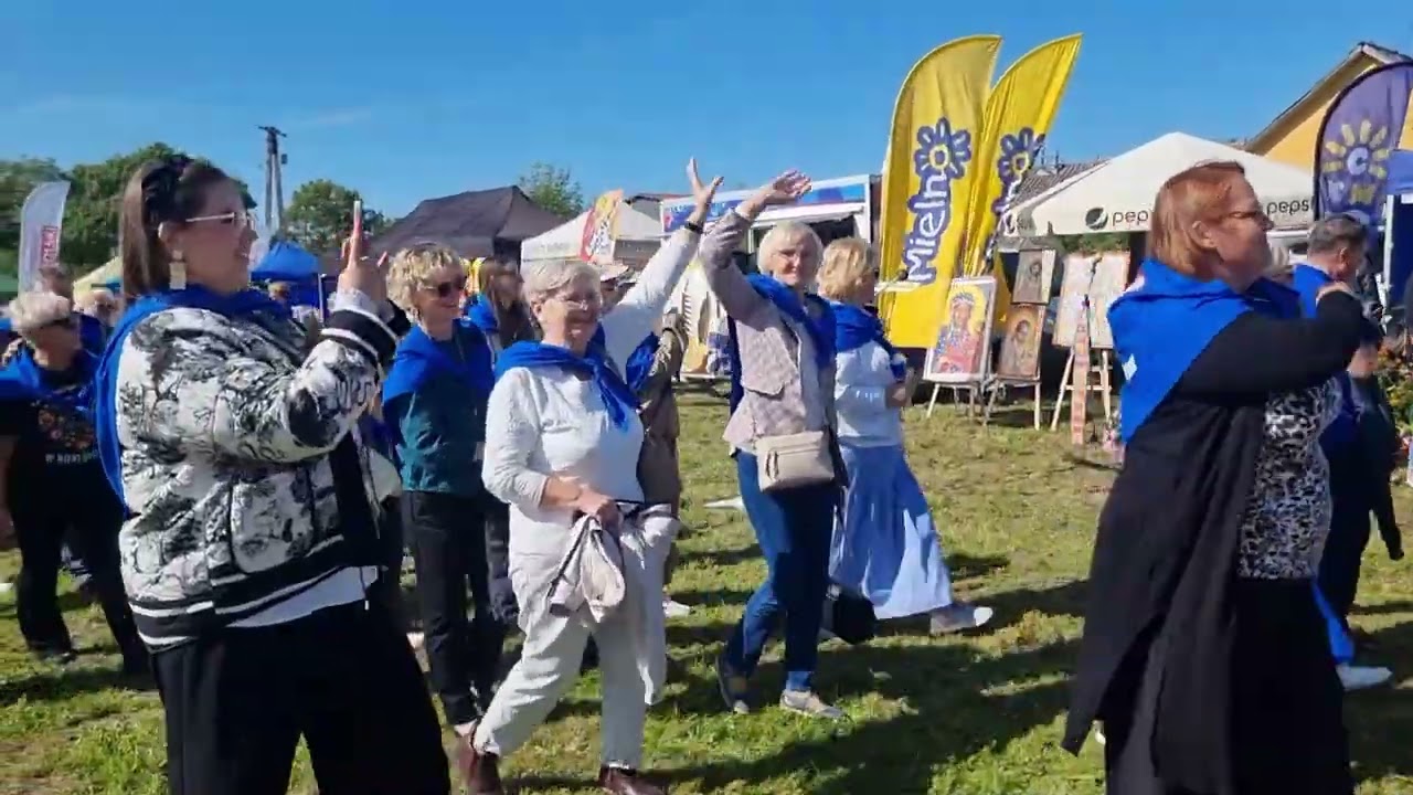Dożynki Powiatowe w Boninie. Barwny korowód