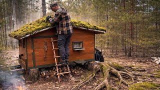 A bushcraft and survival home. I live and build alone in a tiny house