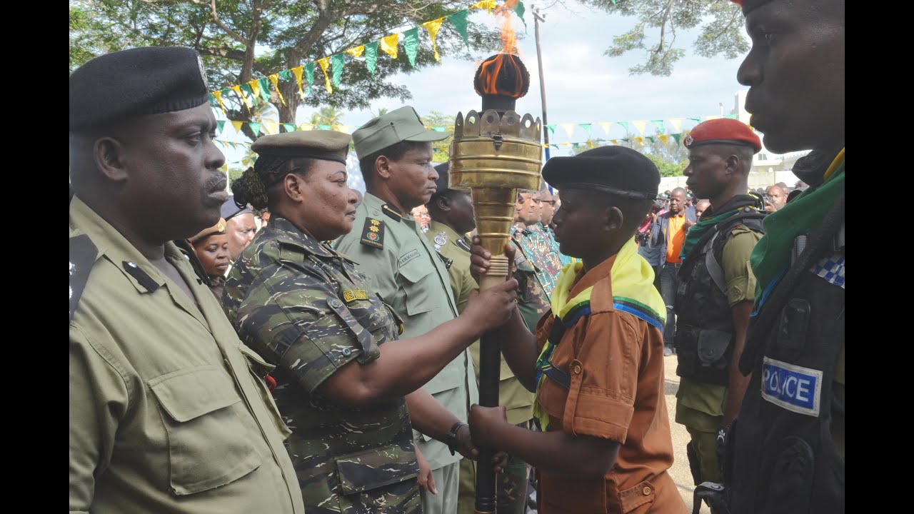 MWENGE WA UHURU 2020/2023 KUWASILI ZANZIBAR NA KUPOKELEWA KWA SHANGWE KATIK VIWANJA VYA ABEID KARUME