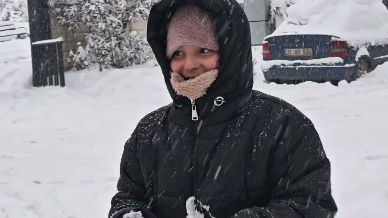 YOĞUN KAR YAĞIŞINDAN DOLAYI EVDE MAHSUR KALDIK..01/01/2026