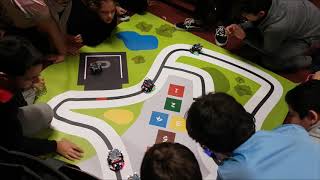 Calli:Bot Calliope Mini Roboter Auto mit Parkour (Mierendorff Grundschule)