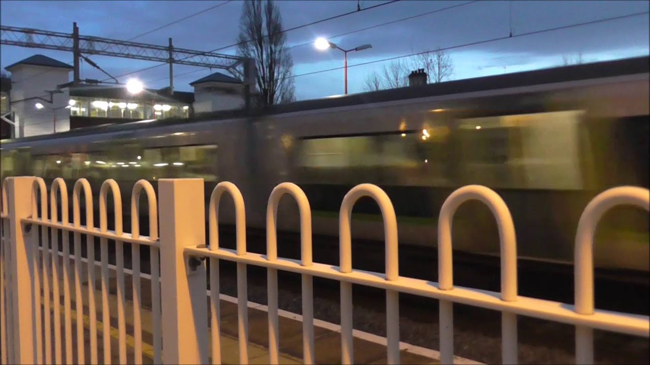 Trains at Harrow & Wealdstone 23/12/15 - Part 1