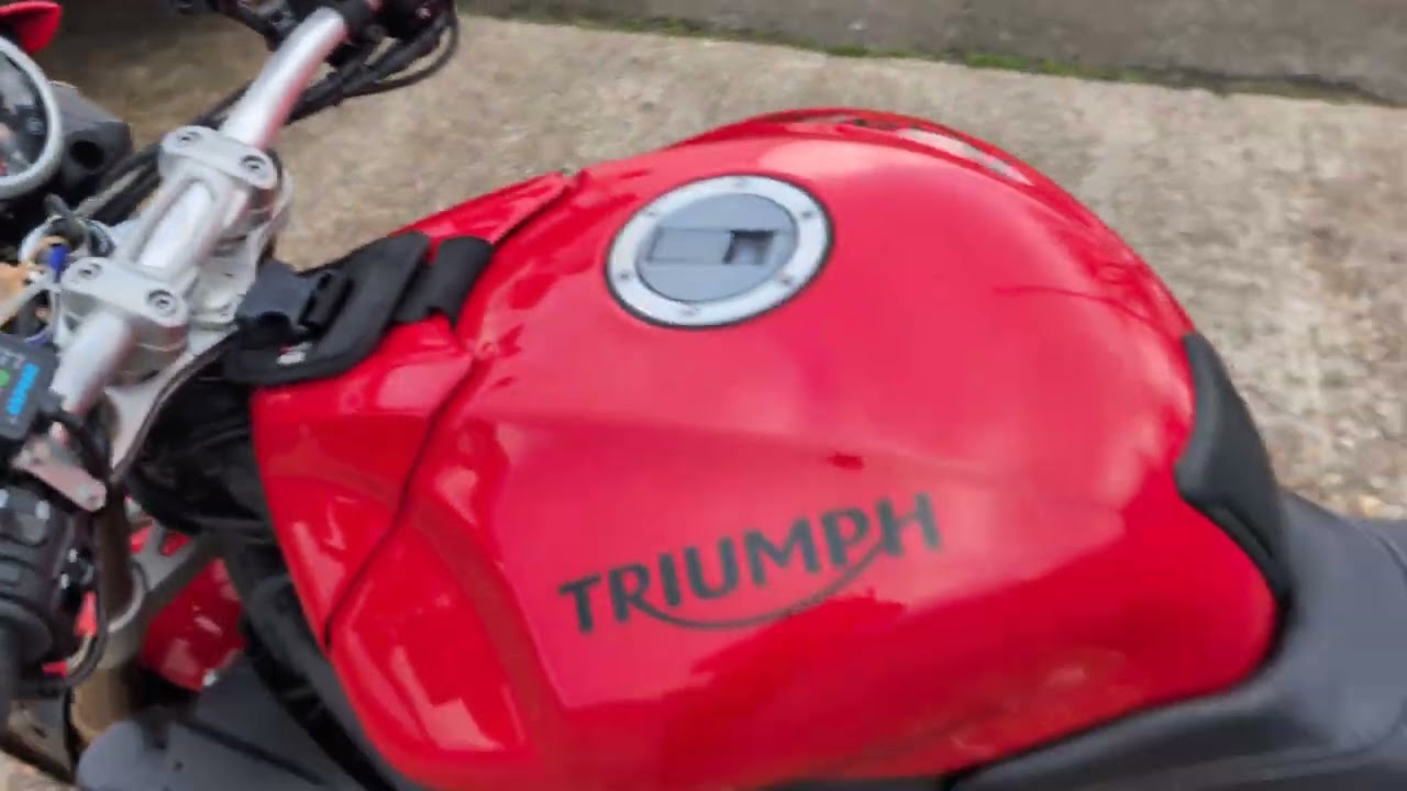 TRIUMPH SPEED TRIPLE 1050 2015. SERVICED. ARROWS. H GRIPS. 2 OWNERS. 18K. VGC