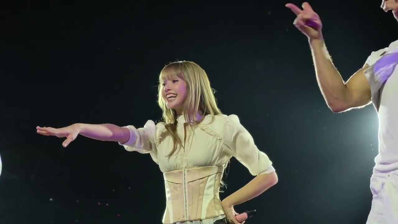 (251128) Blackpink Deadline Singapore 2025 Day 1 - Whistle