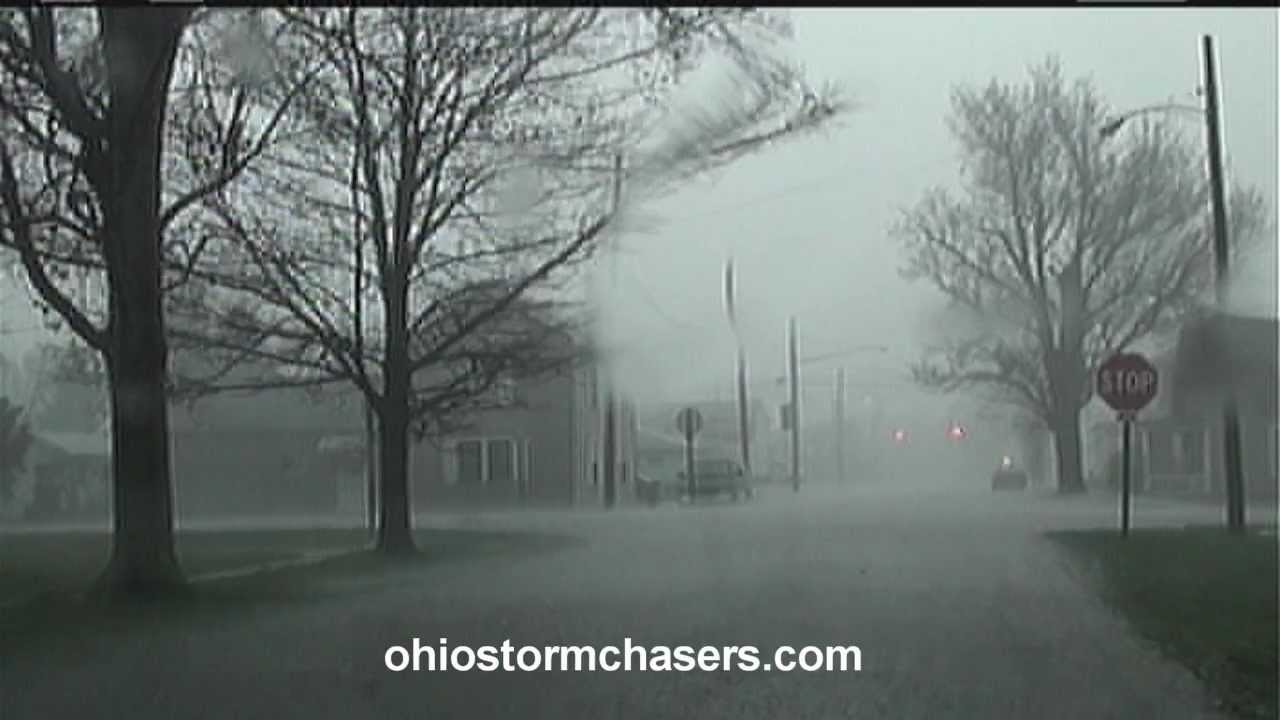 Damaging MicroburstLarge HailNorth Lewisburg, Ohio3/18/2012 YouTube