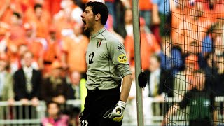 Francesco Toldo saves