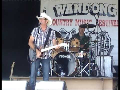 Doug Bruce at Wandong Country Music Festival 2010.