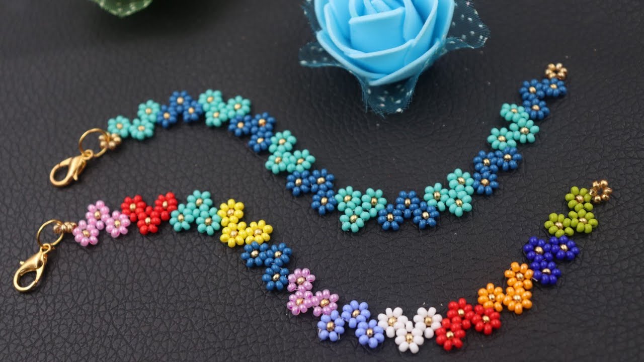 Beaded Daisy Flower Bracelet Blue