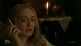 Dakota Fanning smoking