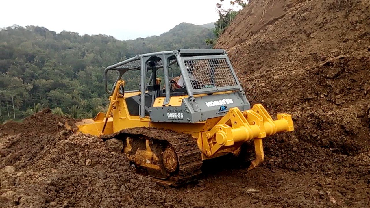 BulldoZer D85SS KOMATSU YouTube