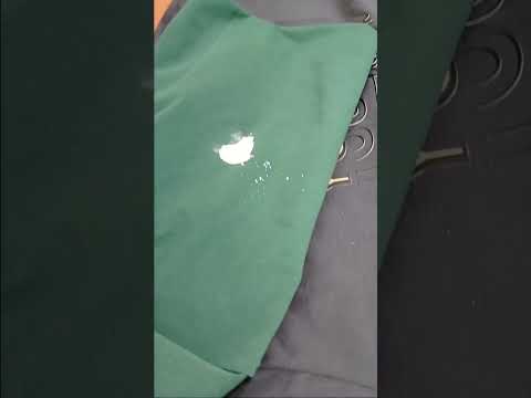 إزالة بقع الزيت من الملابس بدون غسيل أو مياة