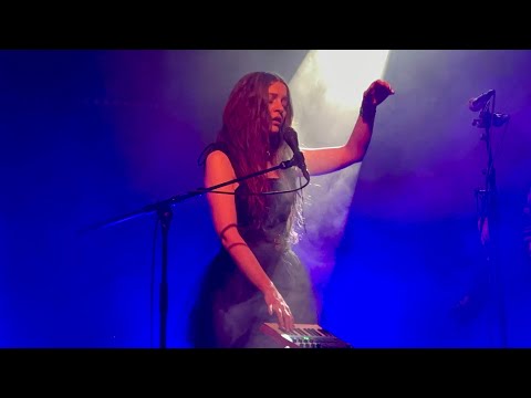 ⁠Kalandra play Borders