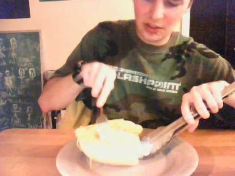 HOW TO MICROWAVE COOK A SPAGHETTI SQUASH LIKE A BOSS (REAL VERSION!!!) - YouTube