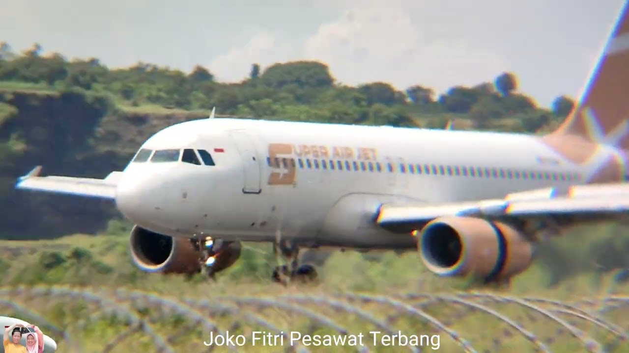 Bandara Dhoho Kediri - Super Air Jet Mendarat Jumat 5 Desember 2025