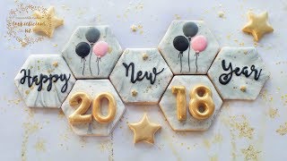 How to create MARBLED COOKIES WITH GOLD SPLATTER & LETTERING - Decorated cookie tutorial
