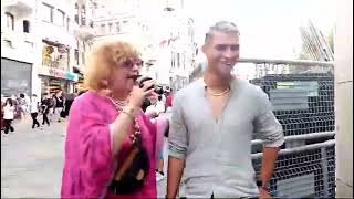 Famous Cabaret Star Madam Mari̇ka Lgbti̇ Acti̇vi̇st Street Show İstanbul