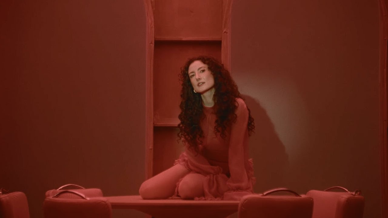 El tercer sencillo de su nueva era musical