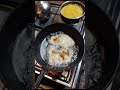 ¡Bueno,acá pinto milanesas con arroz a la cúrcuma!