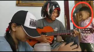 BOCAH BIKIN NGAKAK. Pukul helm pake sendal. Cover lagu starla