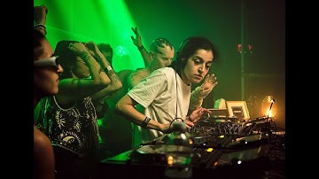 Anahita Shamsaei | London | Makaan Takeover