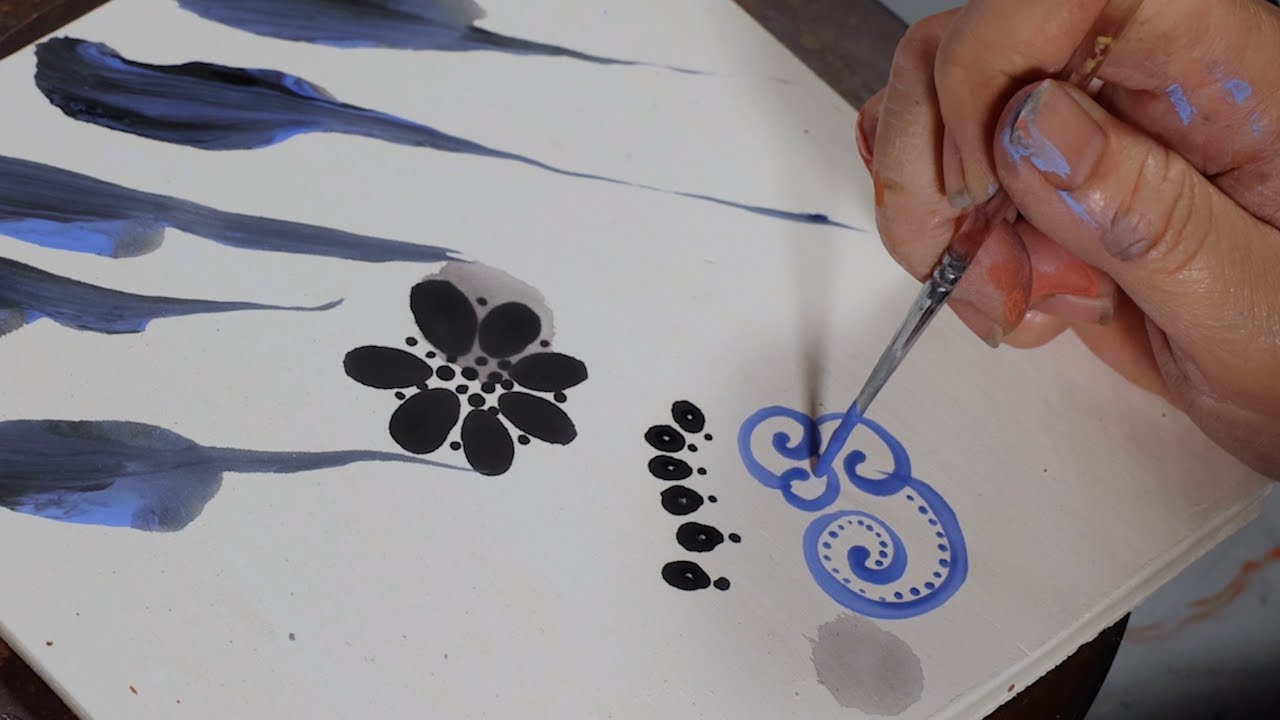 Craft Video Dictionary: Ceramic Decorating (Brushworking Method) demonstrated by Joan Takayama-Ogawa