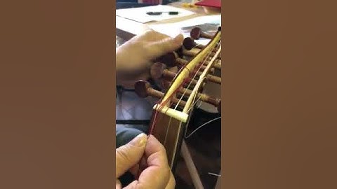 How to properly install Aquila oud strings