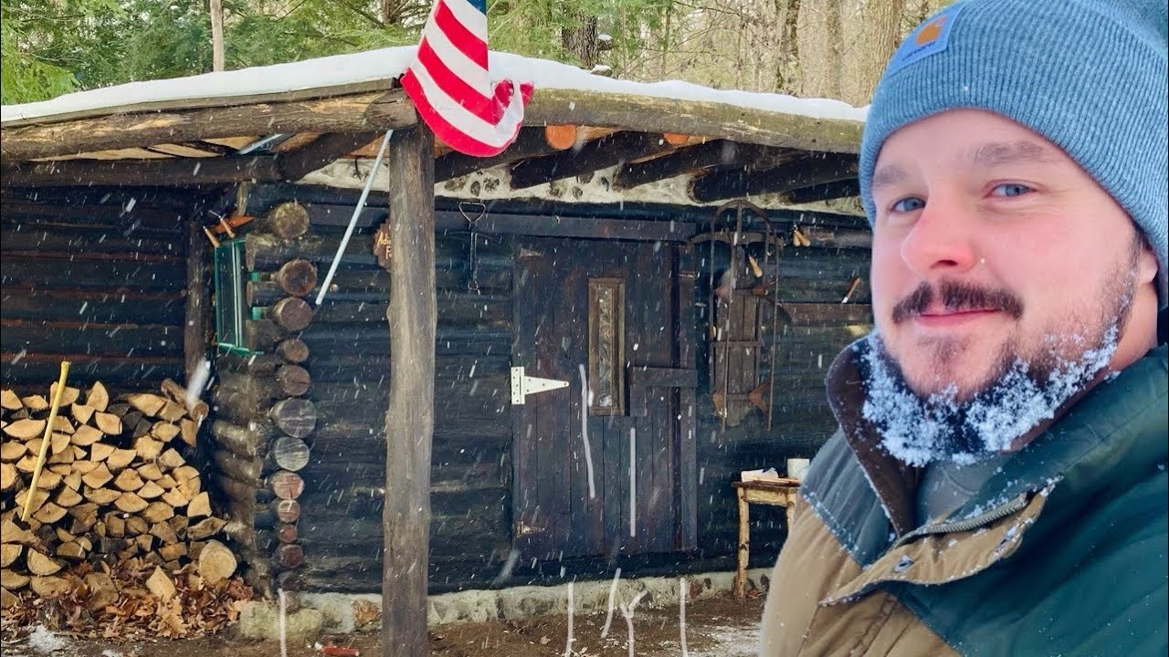 Off Grid Log Cabin: Building in the winter - YouTube