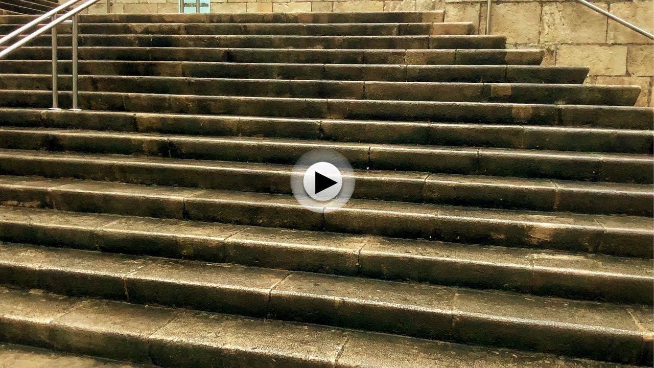 Al subir esas escaleras nos encontramos con…