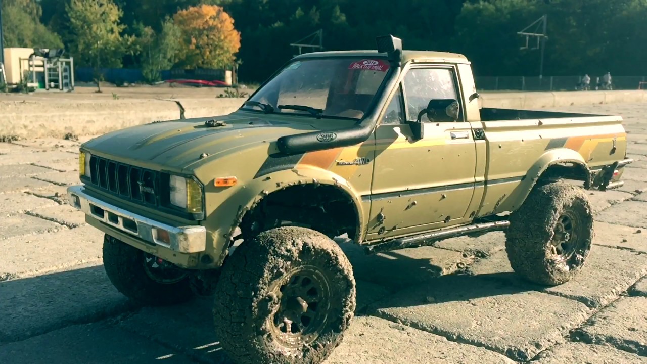 Toyota hilux offroad