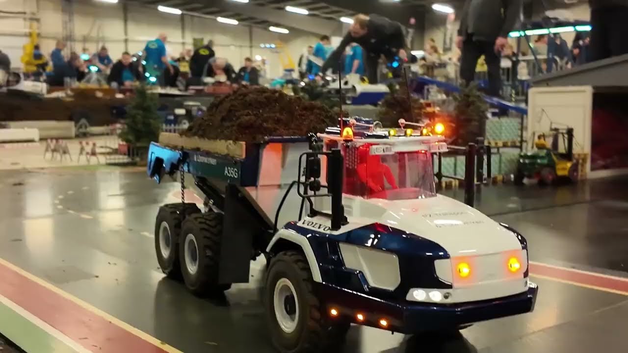 Modelbouwshow Zeelandhallen Goes 2026 @ RC MVW Asfalt Rockers/ St MBG Devel Amazing RC Trucks 4