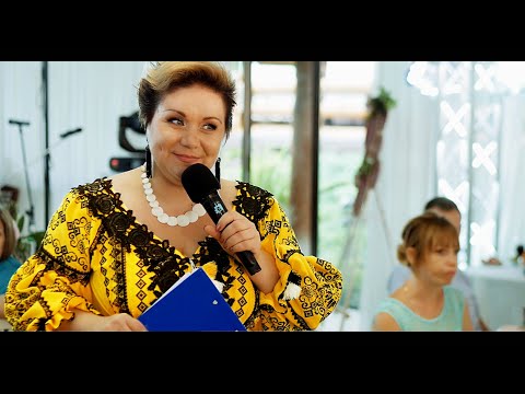 Сестра заспівала для нареченої на весіллі гості плакали і співали разом