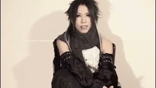 aoi from the gazette acting sassy for one minute and a half