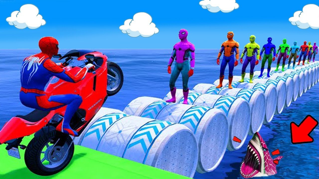 الأبطال الخارقين على القضبان دوامة قمع جسر 🚴‍♂️ SPIDER MAN!on Motorcycle in Spiral Bridge Stunt Rid