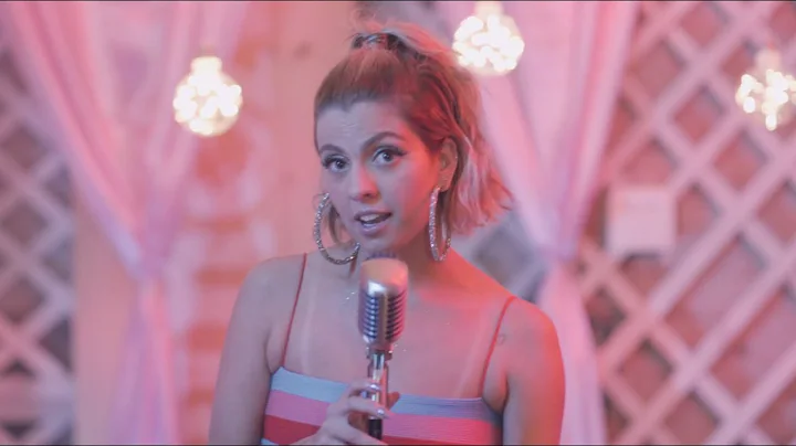 Clara Valverde - SAMBA DO MOO BONITO (clipe oficial)