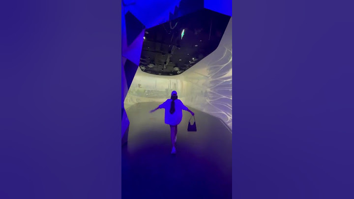 The Dubai Frame inside -shorts
