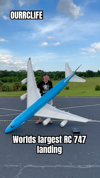 Massive RC 747 flown & owned by my buddy “ThePlaneguy” 💯🔥✈️👨🏻‍✈️ #fyp