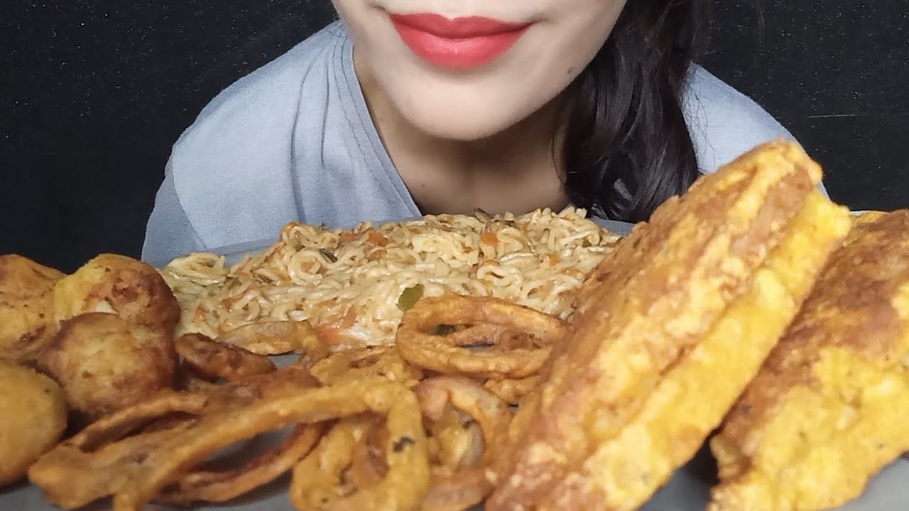 ASMR EATING| spicy Meggie,bread pakora, onion rings, potato balls|MUKBANG|big bit 