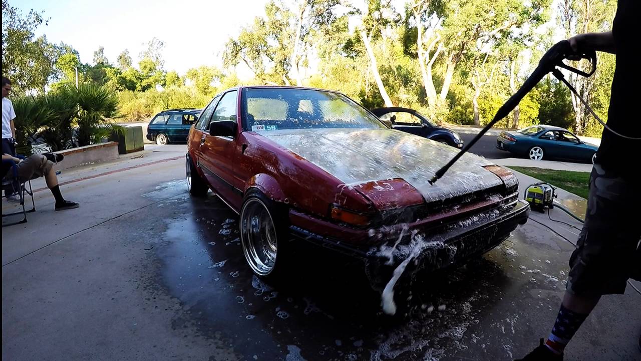 Washing the AE86 and Subaru Wagon! YouTube