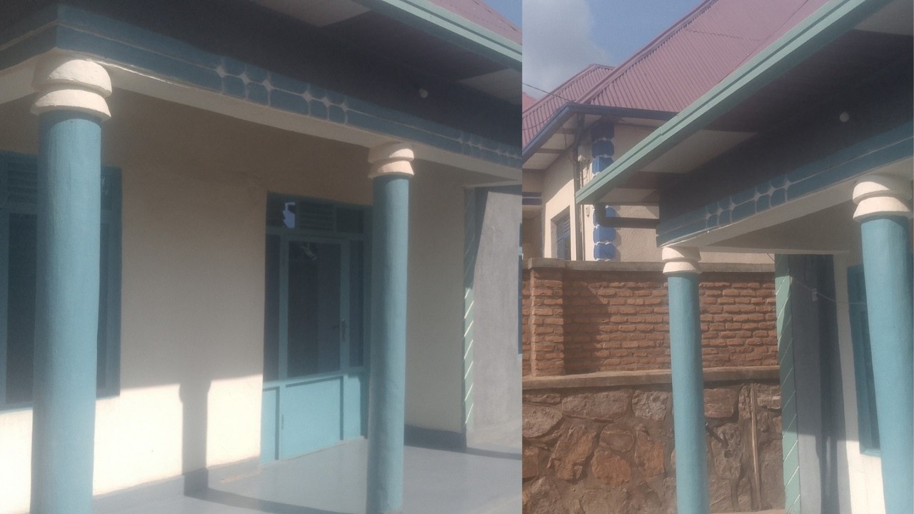 INZU IGURISHWA M24 INYASAMBU /Inyumba 4 na Saloon douche mo imbere na toilet HANZE 0785274989