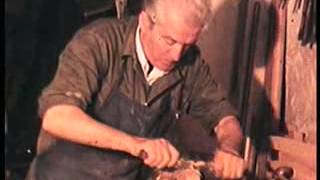 Κατασκευή Ψάθινης Καρέκλας - Γιάννης Βρέλλης (Α' Μερος) - YouTube