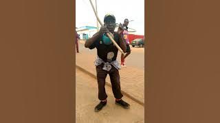 Umusaza acurangiye imbere ya butike baramwirukana ajya ku muhanda aratwemeza LIKE & SHARE PLEEEASE