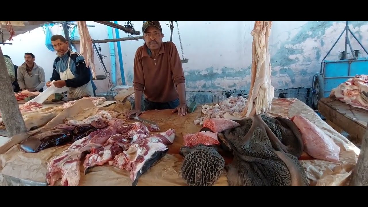 مباشرة من سوق الأربعاء بن سليمان نقدم لكم اتمنة كبدة اللحم رأس كراعين تقلية راية فرجة ممتعة