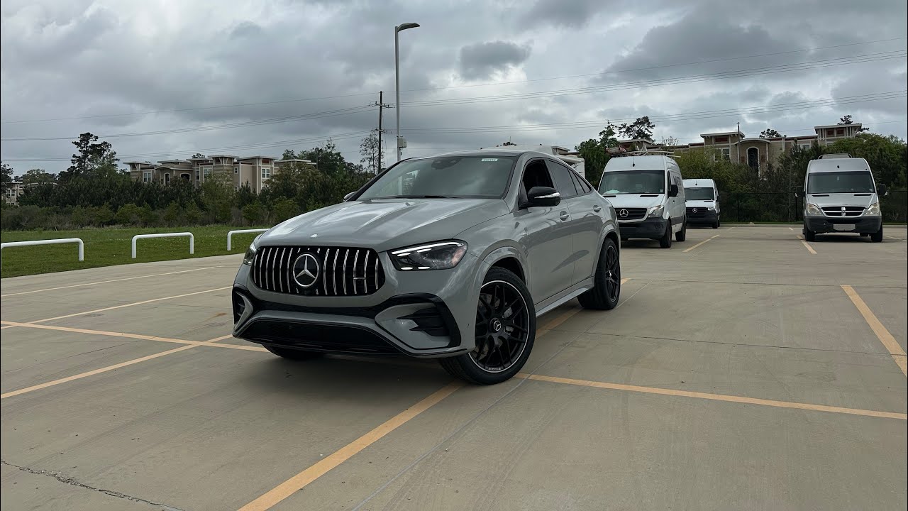 Mercedes Benz GLE 53 AMG Coupe 2025 года в автосалоне Mercedes Benz в Ковингтоне.