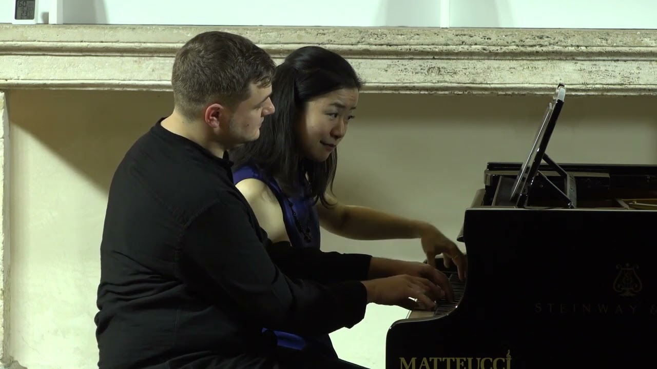 Johannes Brahms: Valzer in la maggiore per pianoforte a quattro mani