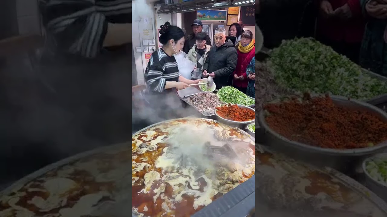 Traditional Heluo Noodles Made the Henan Way 🇨🇳🔥 | Chinese Street Food
