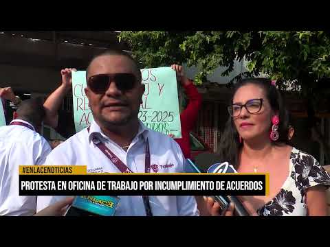 Protesta en oficina de trabajo por incumplimiento de acuerdos